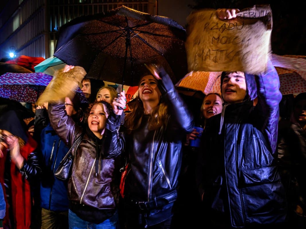 Mijëra protestojnë në Poloni për akses në aborte të lira dhe ligjore